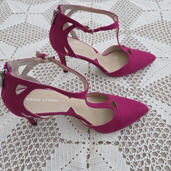 Adrienne Vittadini Futchsia Suede T Strap Heels Size 10 - Picture 4 of 8